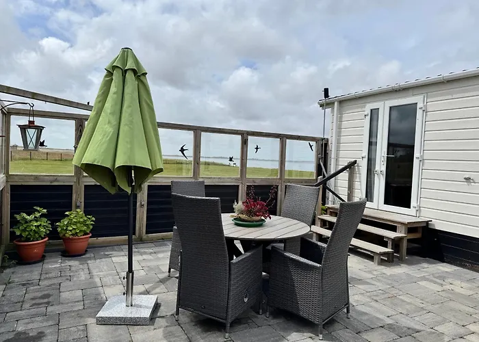 Prachtig Chalet De Zee Ster